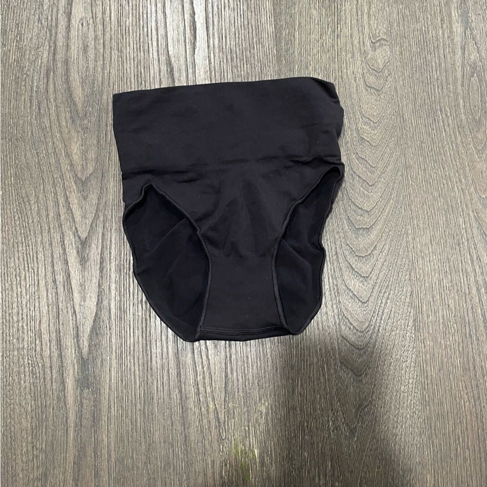 NWOT Skims Core Control Brief Onyx - Size S/M